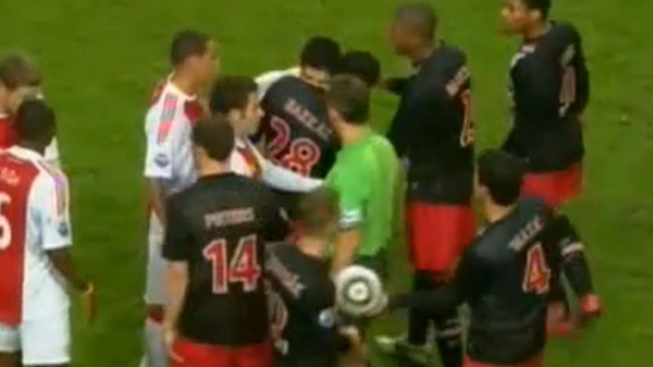 "Victima" lui Suarez din 2010, Bakkal, rupe tăcerea:** "Cred că știu ce se întâmplă cu el când mușcă alți jucători"