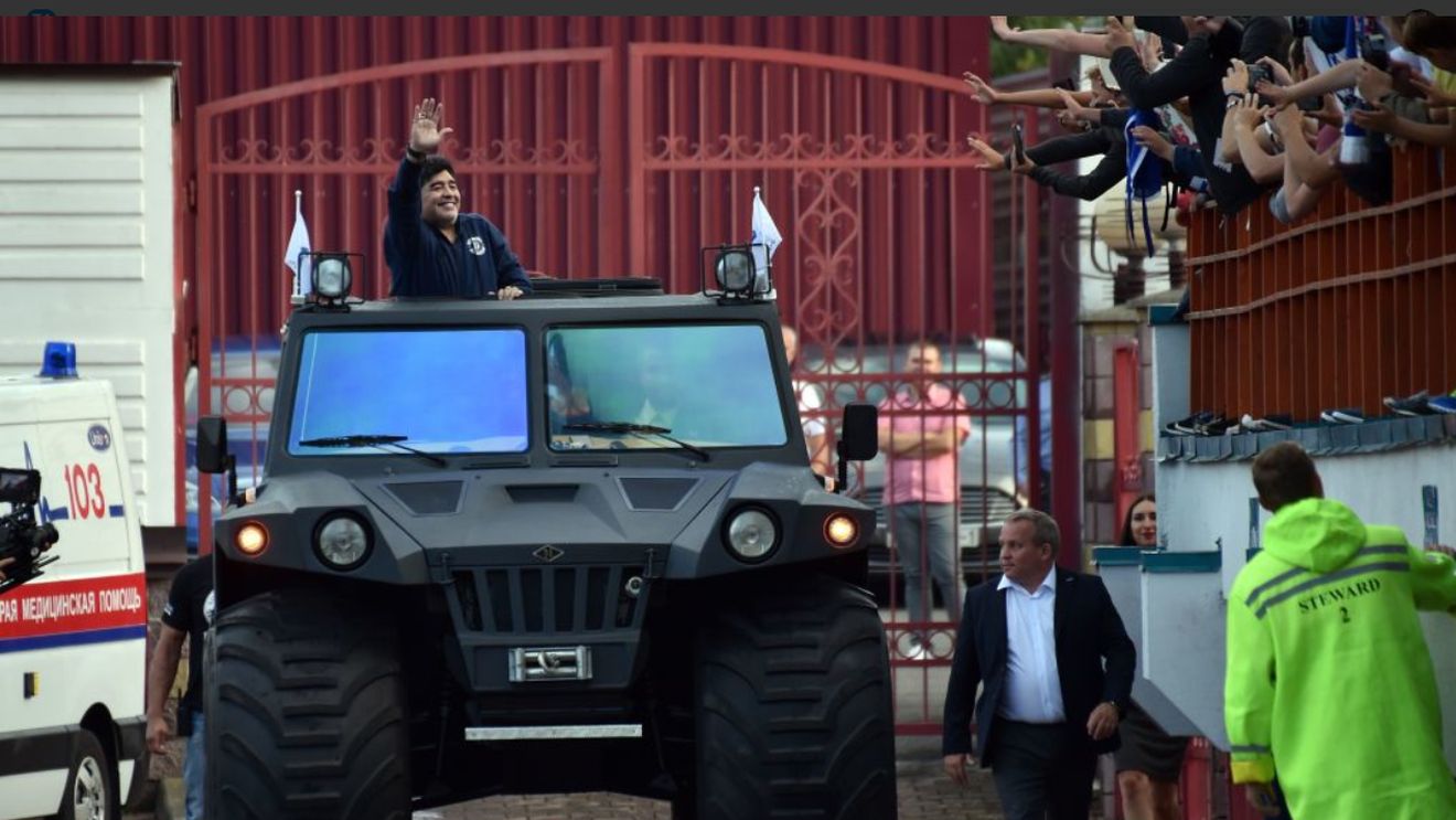 Diego Maradona a ajuns în Belarus și își începe munca la Dinamo Brest! Imaginile de la prezentarea oficială a argentinianului