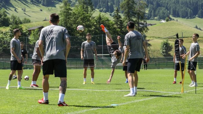 Olympiakos Pireu, printre adversarii Universităţii Craiova din stagiul din Austria! Lotul deplasat de Marinos Ouzounidis
