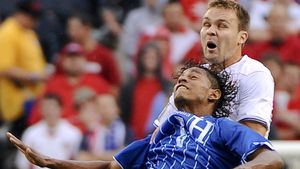 "Agățat" de Lăcătuș pe net, Costly a ajuns în România**: "Vreau să dau gol Stelei"