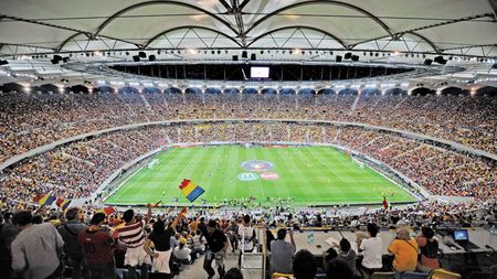 Ponta, prezent la reuniunea de care depinde candidatura României la CE 2020. Mircea Sandu: "16 stadioane sunt mai mari decât Arena Națională" UEFA va alege 13 orașe
