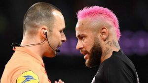 Neymar și-a schimbat din nou look-ul și și-a lăsat fanii și colegii cu gura căscată. Angel di Maria a comentat cu umor: „Pantera Roz”