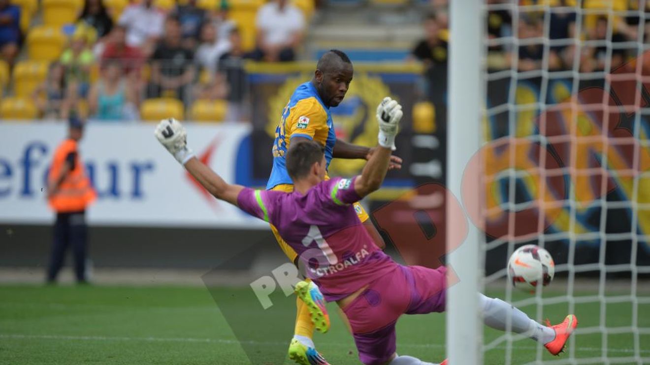 Momentul fair-play al etapei a avut loc la Ploiești. Fanii Petrolului l-au aplaudat la scenă deschisă pe gafeurul David Lazar