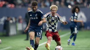 I-a luat fața lui Louis Munteanu: cine e puștiul român de 17 ani care a debutat ca titular în MLS. Joacă pentru SUA pentru că nu l-a căutat nimeni de la FRF