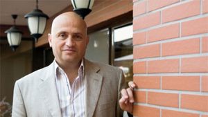 Moraru anunță revoluția la Rapid: "Clubul s-ar descurca și cu maximum șase angajați". Contractul lui Ganea va fi renegociat