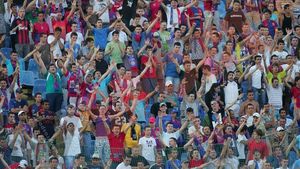 Imn nou pentru Steaua!** "În loc de inimă avem o minge!"