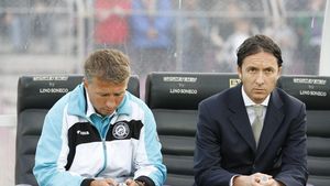 Mihai Stoica, replică pentru Dan Petrescu, după atacul antrenorului de la CFR Cluj la adresa managerului rivalei FCSB: „Scuze, SuperDane! Dacă ai uitat, îți reamintesc”