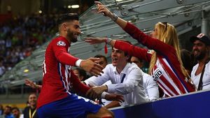 Sărutul IREAL. Fotbal și dragoste în finala Ligii Campionilor. Carrasco a marcat și a sprintat spre iubita sa | VIDEO 