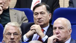 Ion Crăciunescu pune tunurile pe arbitrul Horia Mladinovici. „Bă, nebunule, astea nu-s greșeli, e prostie!”