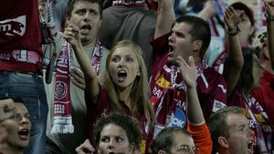 Clujenii, supărați că finala se joacă în București: "De la noi faci 7 ore cu mașina și pierzi două zile de muncă". Doar 1200 de fani ai CFR-ului vor fi pe Arena Națională