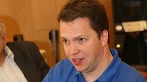 Short conduce ostilitățile la Bazna