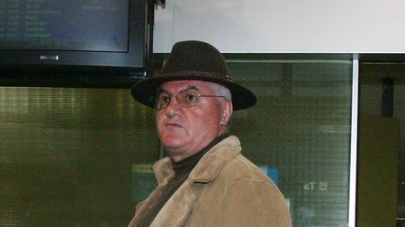 "Gigi va fi arestat pentru dare și luare de mită înainte să dea bani naționalei"  :)