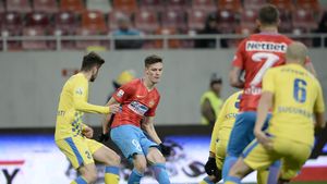 Copiii FCSB-ului, ridicați în slăvi de agentul apropiat clubului lui Becali: "Următoarele mari transferuri ale României!" Laude pentru "omul invizibil": "E îngerul Stelei! Bărbații ca el sunt pe cale de dispariție"