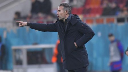 Van Persie și fotbaliștii săi au fost făcuți praf în studioul emisiunii din Olanda după FCSB – Feyenoord: „Au jucat cu o echipă foarte slabă și au părut niște juniori!”