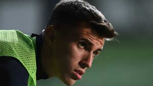 „Va putea ajunge Octavian Popescu un jucător important?”. Răspunsul îl lovește în orgoliu pe patronul lui FCSB: „A uitat să mai joace fotbal!”