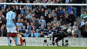 "Am ratat un penalty, cum pot fi omul meciului?":)** VEZI reacția lui Fabregas de la finalul partidei cu City!