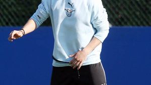 Ștefan Radu nu va juca în derby-ul cu AS Roma