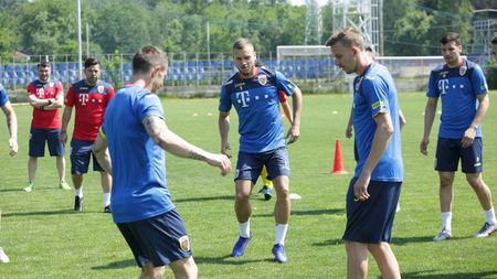 Tricolorii se pregătesc intens pentru dubla cu Norvegia și Malta. Javi Reyes a preluat conducerea la ultimul antrenament