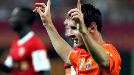 Tort cu două lumânări:** Dinamo - Barcelona 0-2