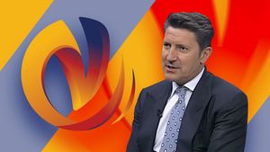 Horațiu Nicolau, izgonit de la FR Volei! Ar intenționa să participe la alegeri, dar nu poate din cauza statutului învechit care prevede 10 ani de activitate în fenomen și el are doar 9. „Dacă vine Ion Țiriac să candideze, ce facem? Îl dăm afară?”. EXCLUSIV