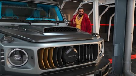 Dorian Popa s-a „crucit” când a văzut cum arată mașina Mercedes G Class 820 Keyvany a lui Mirel Rădoi, un model personalizat de peste 500.000 de euro