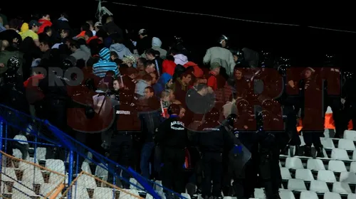 FOTO Fanii lui Dinamo au fost evacuați** la pauza meciului! „A trebuit să o facem!”