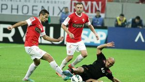 EXCLUSIV | Dinamo ia tot! Se încinge lupta cu Steaua. După Marius Niculae, alți doi foști campioni sunt doriți în "Groapă". "Mi-aș dori să mai joc"