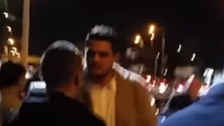 "Ești patron pe banii furați de taică-tu, pe ciordeală! La pușcărie să vă duceți amândoi, infractorilor". Fiul lui Dragnea, "încolțit" în Giulești: cum a reacționat la atacurile fanilor