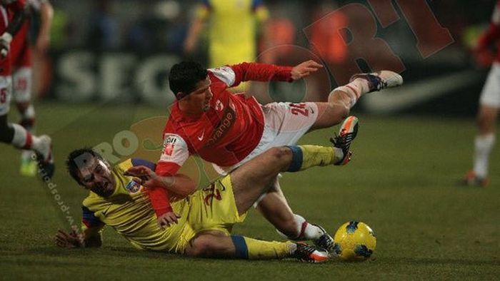 Ciobi, atacat din toate părțile după ce a pierdut cu Steaua:** "A greșit schimbările, a băgat patru atacanți pe final! A fost cel mai slab joc al lui Dinamo în acest sezon"
