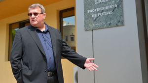 Mureșan anunță că echipa sa va fi pe teren vineri:** "Nu avem ce face, riscăm să fim penalizați cu 6 puncte!" Ce condiții de securitate pun cei de la CFR Cluj