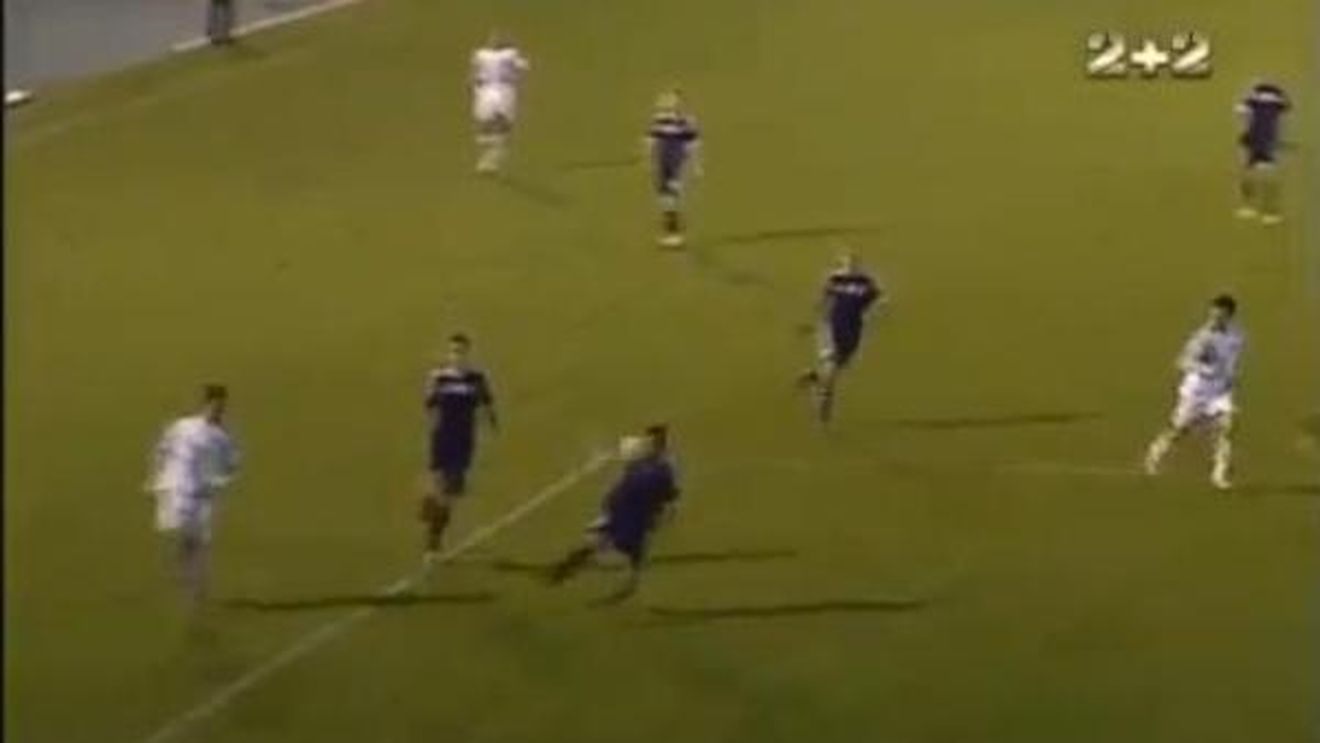 Asta le întrece pe toate! VIDEO** Un fundaș respinge mingea cu capul în propriul careu, arbitrul oprește meciul: n-o să-ți vină să crezi ce decizie a luat! Un fost stelist a fost eliminat