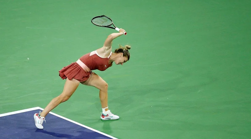 Izbucnirea nervoasă a Simonei Halep a amuțit tribunele la Indian Wells! Arbitrul semifinalei cu Iga Swiatek a sancționat-o imediat | VIDEO