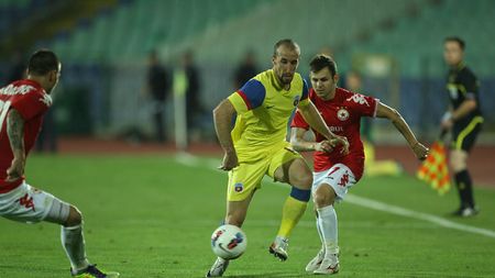 Minutul de coșmar. Dublă schimbare la Steaua în minutul 21 al partidei de la Târgu Mureș