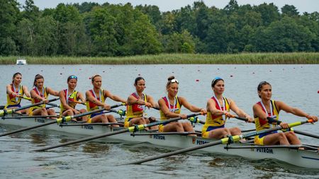 O parte dintre componenții lotului de canotaj se luptă cu o problemă dură: gripa!