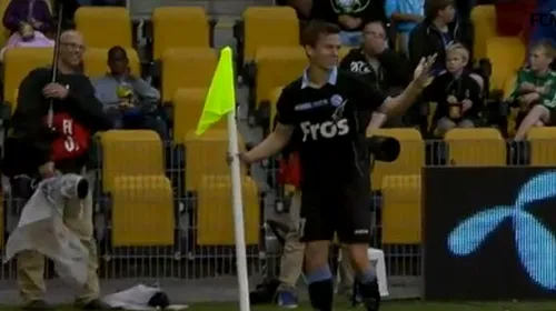 VIDEO – Danezii râd cu lacrimi când revăd faza! Cum a reușit un copil de 10 ani să ‘eclipseze’ un fotbalist de 26 de ani