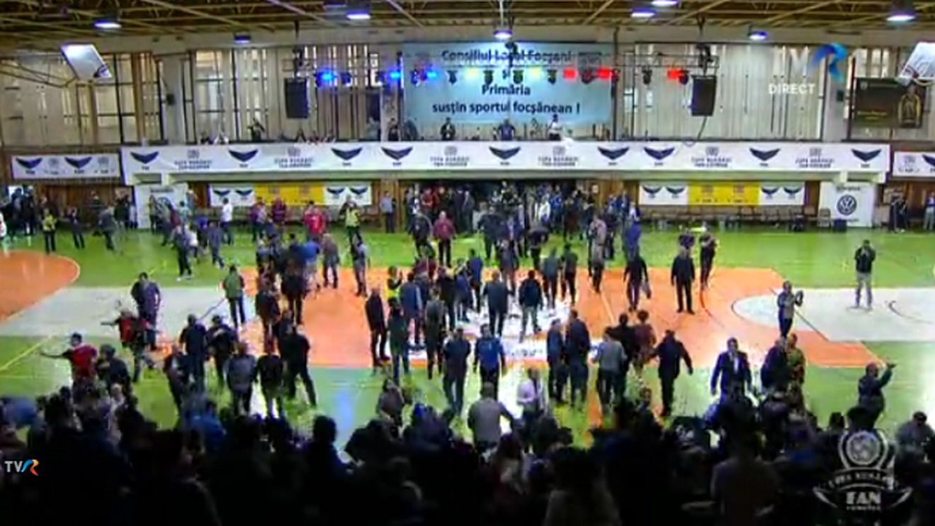 Reacția Federației Române de Handbal după incidentele de la Focșani între suporterii echipelor Steaua și Dinamo