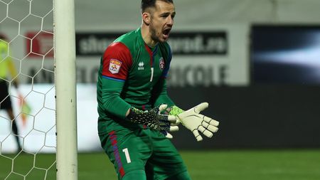Gafa colosală a portarului Eduard Pap, la golul lui Ionuţ Panţîru din meciul FCSB - FC Botoșani. Cum a pierdut balonul | FOTO