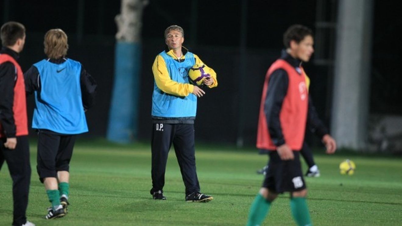 Ignorat de Federație: "Nici dacă iau campionatul și Liga nu cred că mă cheamă"!** Dan Petrescu, despre plecarea lui Răzvan