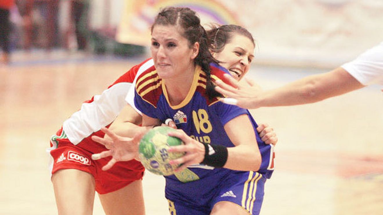 "Plecăm dezamăgite, ne-am lăsat sufletul aici! Fanii trebuie să ne ierte"** Mesajul emoționant al Adinei Fiera pentru români: