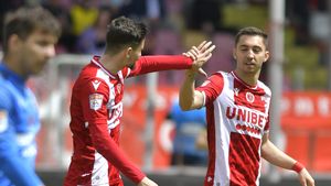 Rușinos! „Războinicul” Răzvan Grădinaru a fost un simplu cățeluș în barajul cu U Cluj! Ce declarații dădea înaintea „dublei”