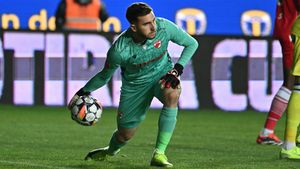 Alexandru Roșca, fotbalistul care face senzație în poarta „câinilor”, a dezvăluit ce echipă susținea în copilărie: „Când mă uitam la Steaua - Dinamo...”