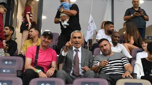 Alegeri pe muchie de cuțit la doar câteva ore după meciul FCSB - PAOK Salonic! Campionul României a dat cărțile pe față: „Mi-am depus candidatura! Dosarul a fost admis!”. Culisele bătăliei. VIDEO EXCLUSIV