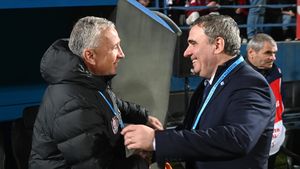 Gică Hagi a luat o decizie incredibilă, ca într-un meci de șah, și l-a bulversat total pe Dan Petrescu în Farul - CFR Cluj 1-0! „Regele” a explicat cum i-a dat mat antrenorului advers: „Asta le-am spus în vestiar!”