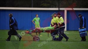 FOTO Steaua "a vărsat sânge" pentru prima victorie! Iordache a fost trimis direct la spital