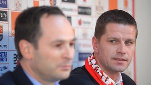 Stoican și Negoiță au stabilit strategia pentru retur: "Am pus pe tapet exact lotul de care am nevoie pentru 2014"