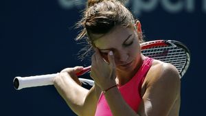 "Stai, mă, în teren, proasta naibii!" Moment de răbufnire în meciul Simonei Halep cu Alison Riske