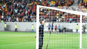 Pentru cine flutură steagul?** Managerul Stelei e din nou sub lupa Comisiei Naționale pentru Combaterea Discriminării