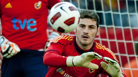 Casillas, la un singur pas să "îngroape" un ZEU de-ai Barcelonei!** Recordul incredibil pe care îl va doborî