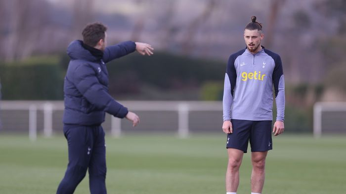 Radu Drăgușin o ia pe urmele lui Horațiu Moldovan la Atletico Madrid! Fundașul român nu joacă la Tottenham, dar a ajuns vedetă de internet pentru englezi