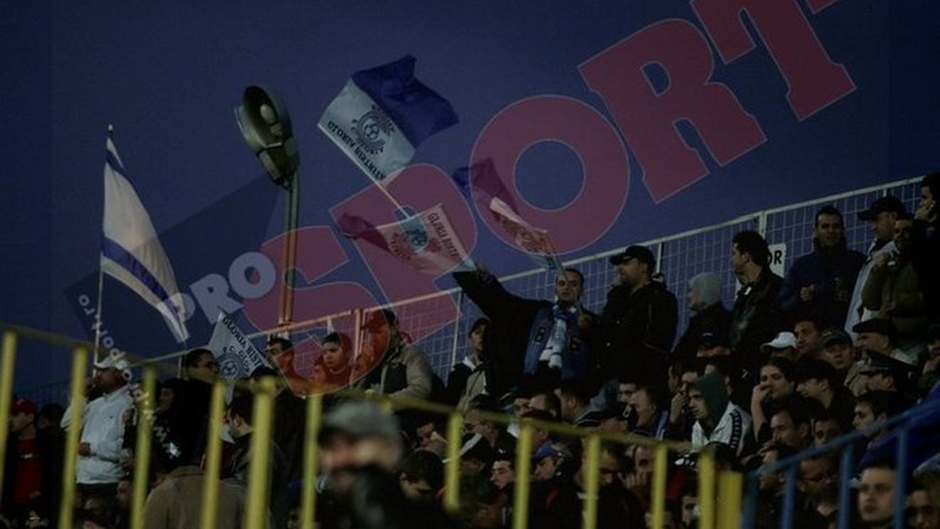 Patru fani sancționați de jandarmi** la Gloria-Steaua!